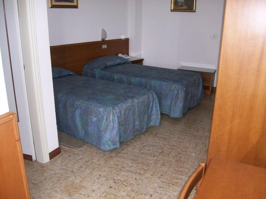 Hotel Santorotto Di Fabio Terrosi Sinalunga Room photo