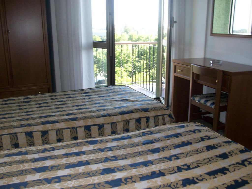 Hotel Santorotto Di Fabio Terrosi Sinalunga Room photo