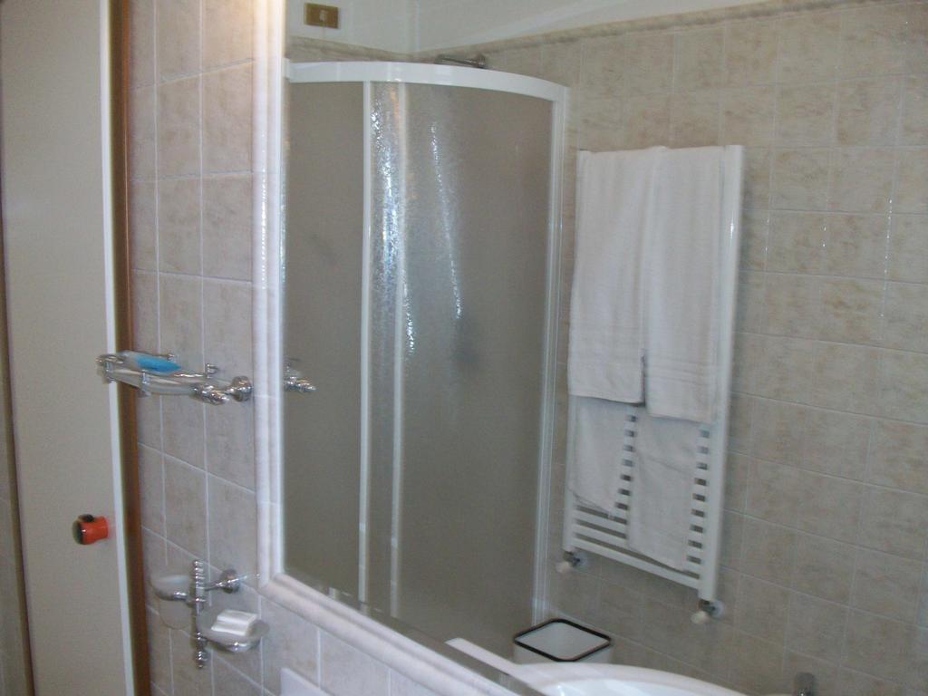 Hotel Santorotto Di Fabio Terrosi Sinalunga Room photo